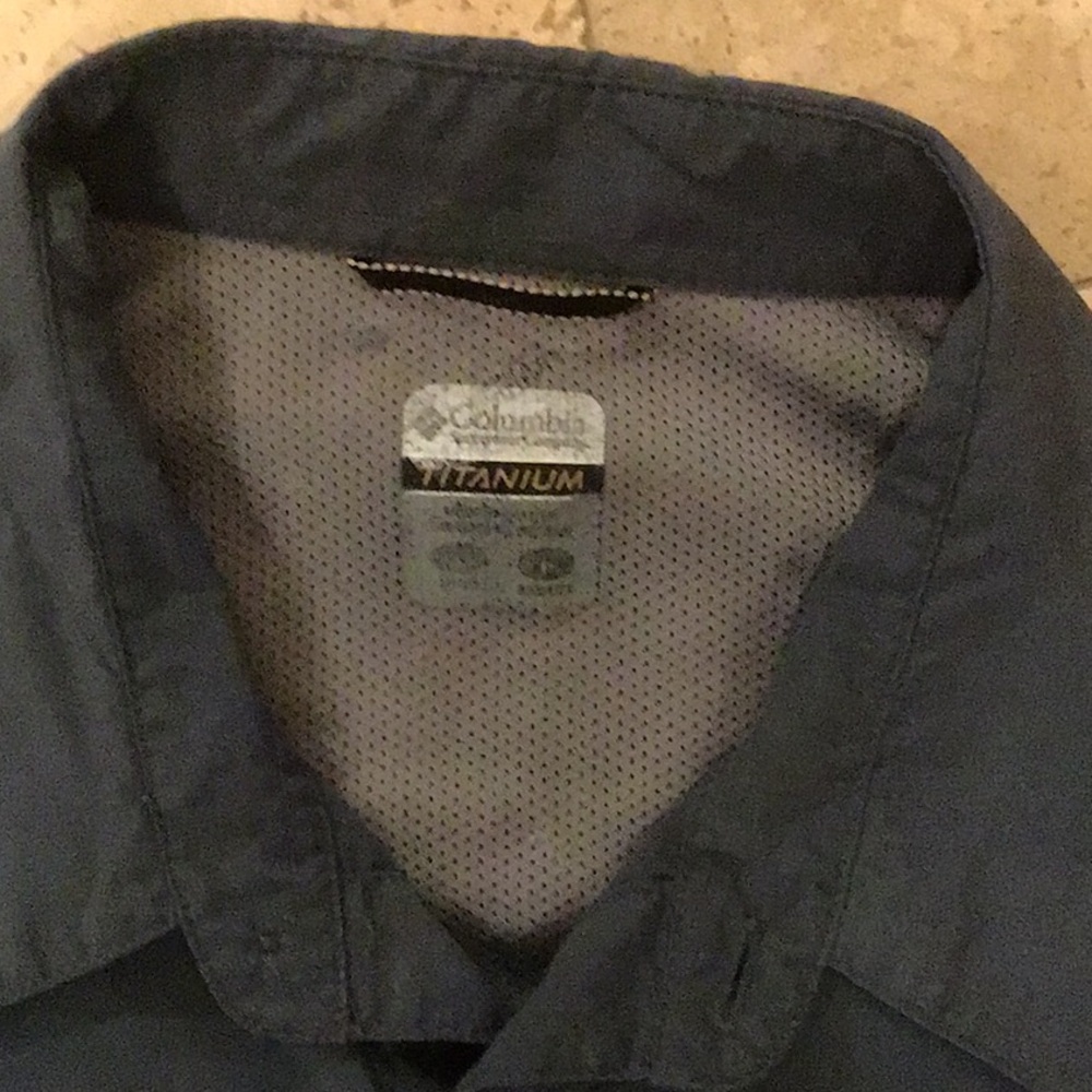 Men’s Columbia titanium lightweight shirt L - Picture 3 of 3